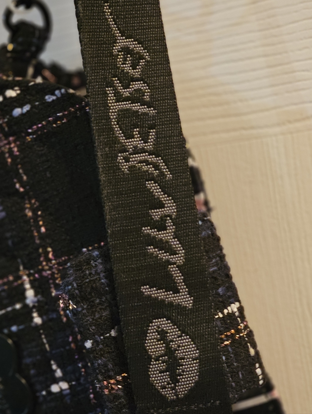 Betsey Johnson Heart-Shaped Black Plaid Crossbody Bag - NWT - Picture 8 of 9